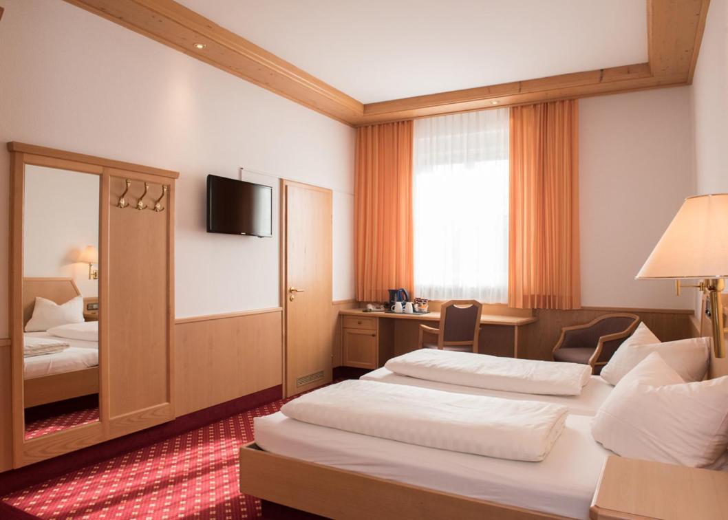 Hotel Und Gasthof Soller Ismaning Eksteriør billede