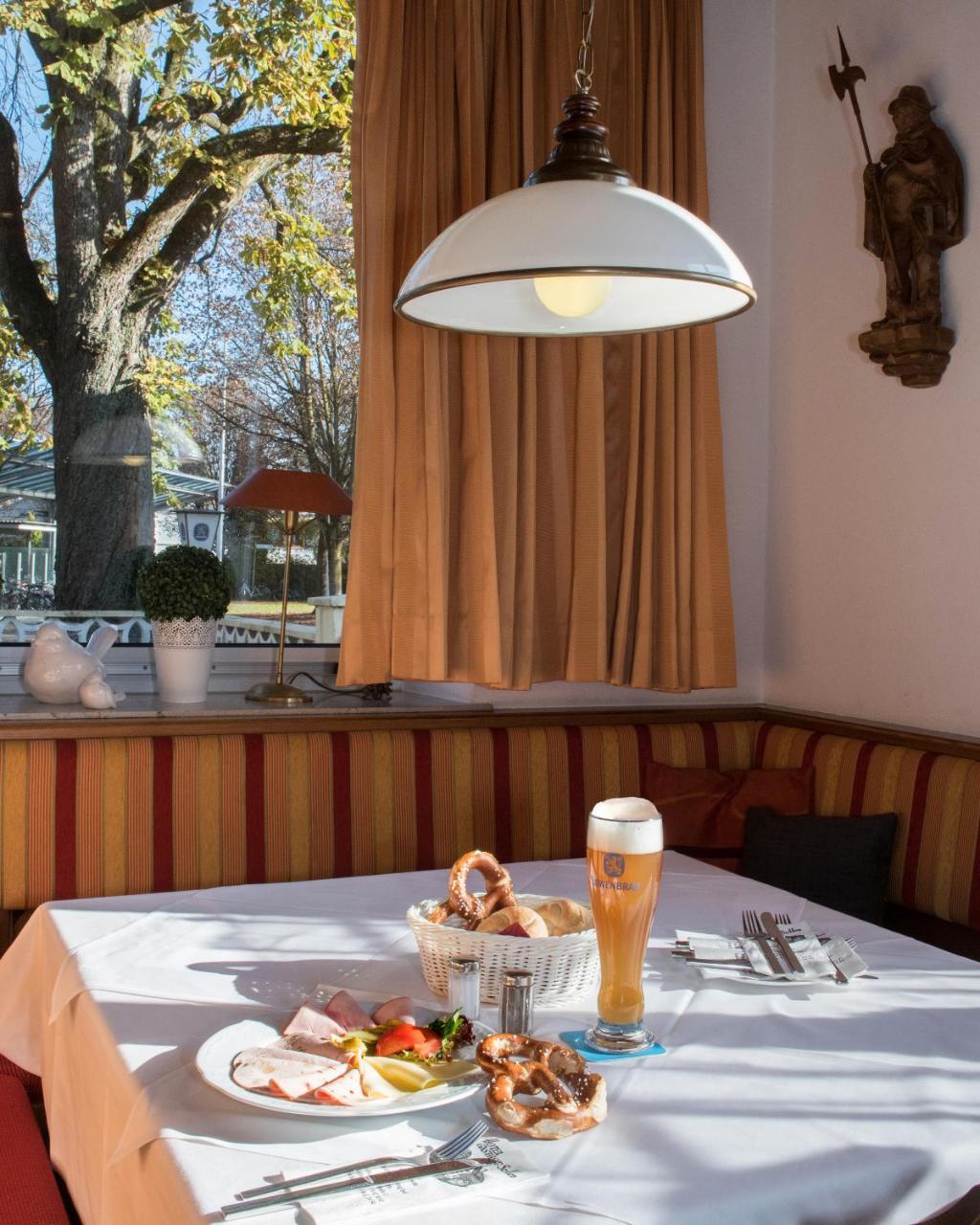 Hotel Und Gasthof Soller Ismaning Eksteriør billede